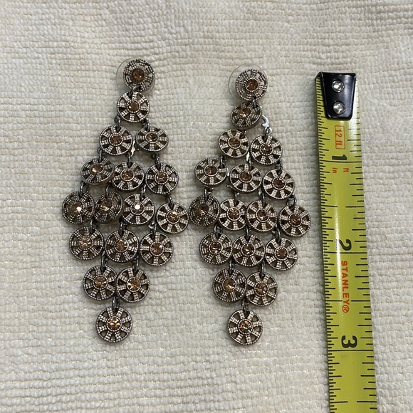 Express Gold Pendant Earring - Picture 3 of 3